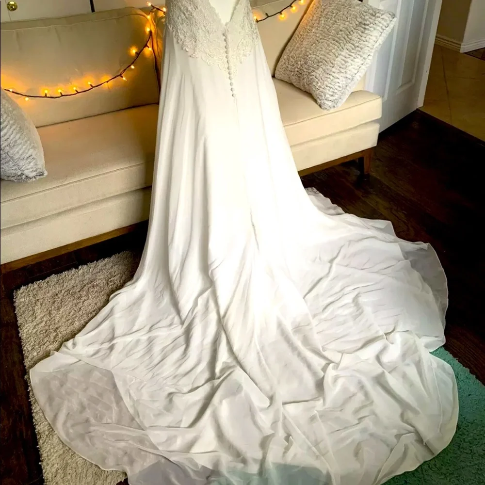 Bonny Bridal Beach wedding Dress 16 - Picture 11 of 12